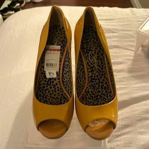 Jessica Simpson heels